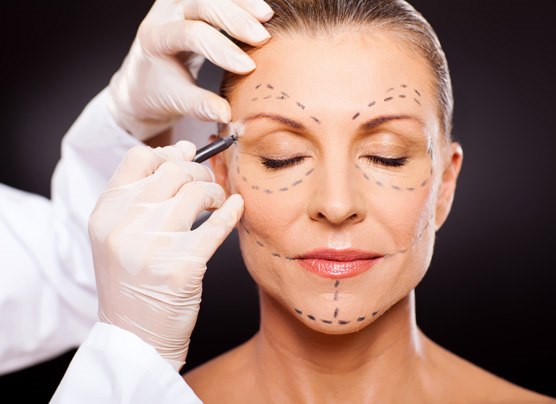 Cirugía Plástica De Facial